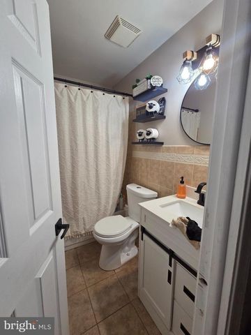 4 PRICE LN, Sicklerville, NJ 08081