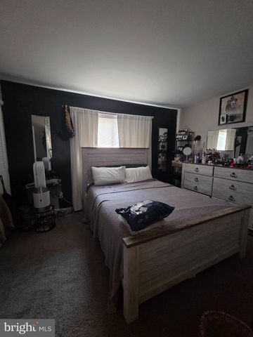 4 PRICE LN, Sicklerville, NJ 08081