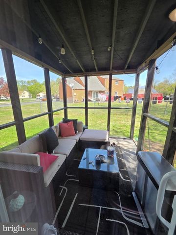 4 PRICE LN, Sicklerville, NJ 08081