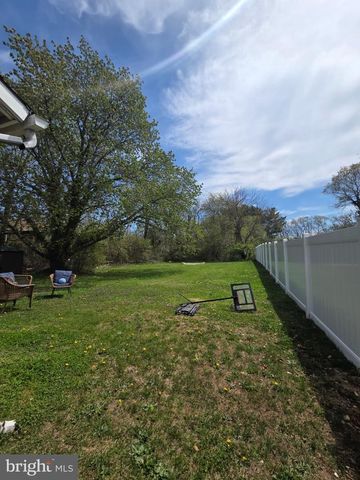 4 PRICE LN, Sicklerville, NJ 08081