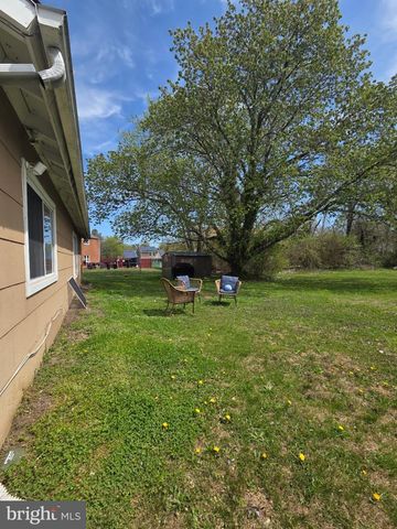 4 PRICE LN, Sicklerville, NJ 08081