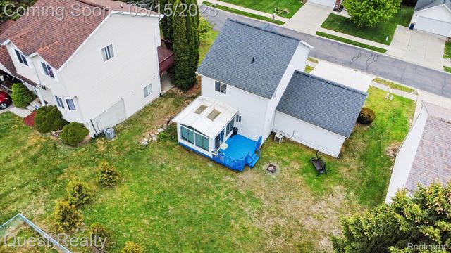 7058 Rolling Hills Drive, Waterford Charter Township, MI 48327