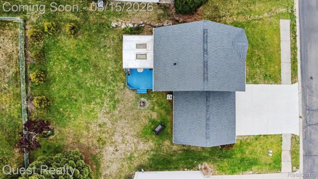 7058 Rolling Hills Drive, Waterford Charter Township, MI 48327