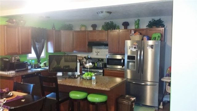 17511 Throckley Avenue, Cleveland, OH 44128