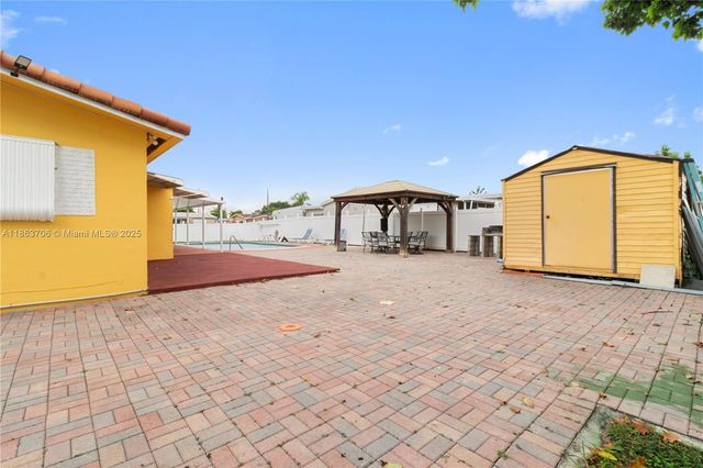 7490 Buchanan St, Hollywood, FL 33024