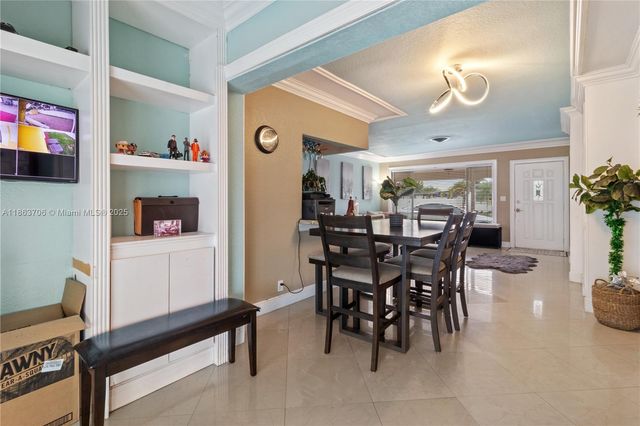 7490 Buchanan St, Hollywood, FL 33024