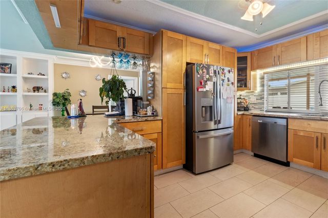7490 Buchanan St, Hollywood, FL 33024