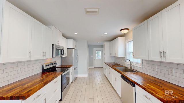 2454 Taylor Avenue, Mobile, AL 36606