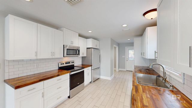 2454 Taylor Avenue, Mobile, AL 36606