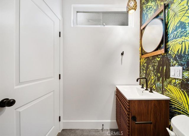 4537 St Elmo, Los Angeles, CA 90019