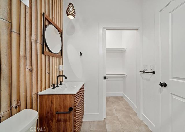 4537 St Elmo, Los Angeles, CA 90019