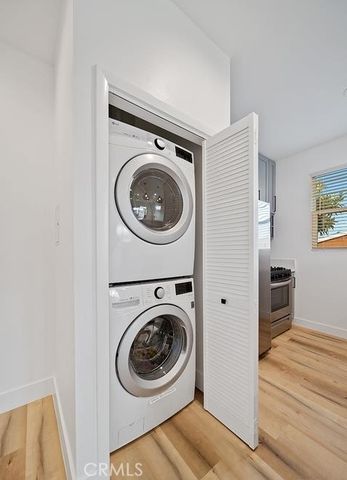 4537 St Elmo, Los Angeles, CA 90019