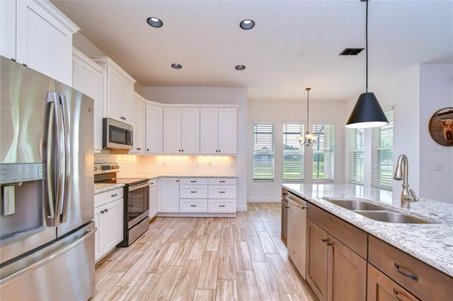 4008 MCINTOSH ESTATES LANE, Plant City, FL 33565
