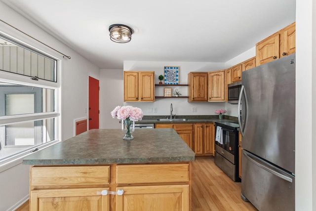 2002 Rae Lane, Madison, WI 53711