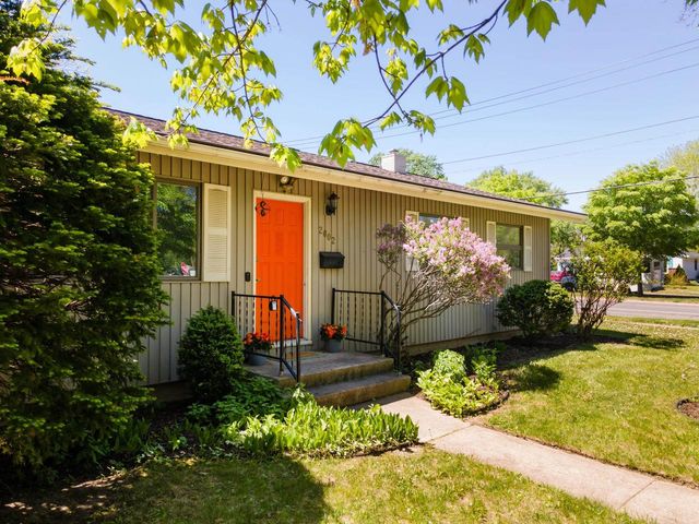 2002 Rae Lane, Madison, WI 53711