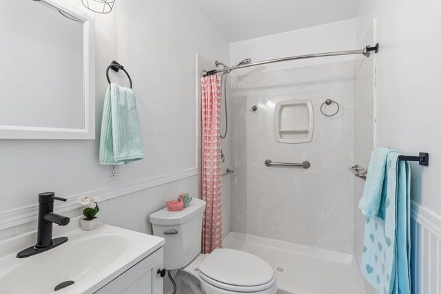 2002 Rae Lane, Madison, WI 53711