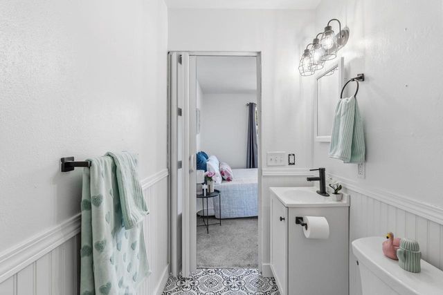 2002 Rae Lane, Madison, WI 53711