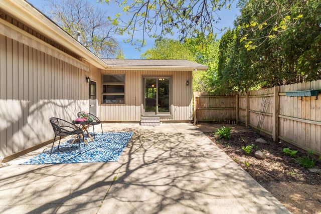 2002 Rae Lane, Madison, WI 53711