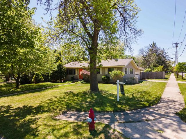 2002 Rae Lane, Madison, WI 53711