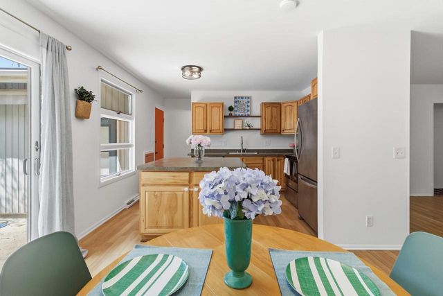 2002 Rae Lane, Madison, WI 53711