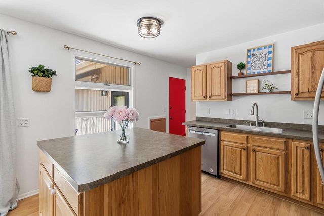 2002 Rae Lane, Madison, WI 53711