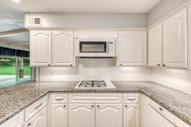 1524 Burl Avenue, Clovis, CA 93611