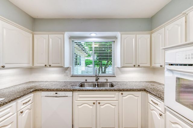 1524 Burl Avenue, Clovis, CA 93611