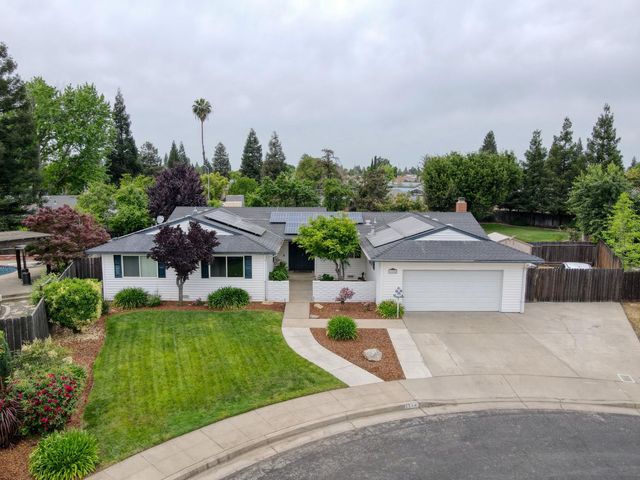1524 Burl Avenue, Clovis, CA 93611