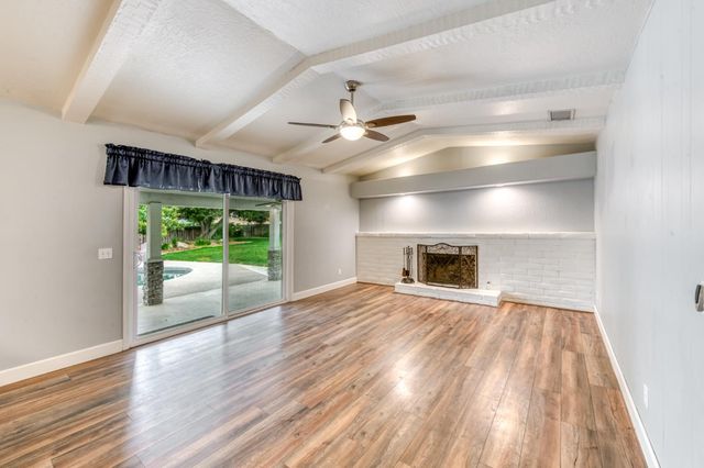 1524 Burl Avenue, Clovis, CA 93611