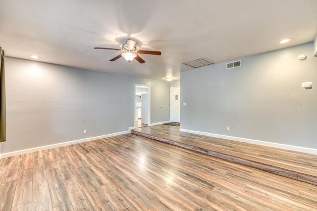 1524 Burl Avenue, Clovis, CA 93611