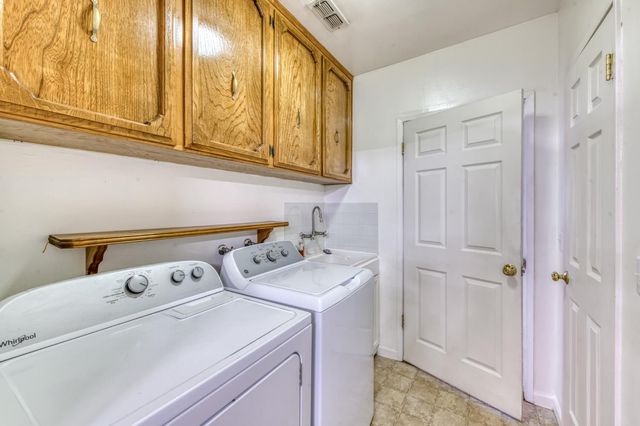 1524 Burl Avenue, Clovis, CA 93611