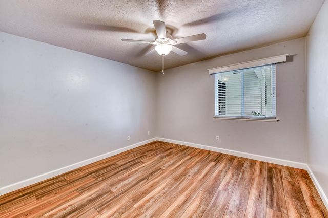 1524 Burl Avenue, Clovis, CA 93611