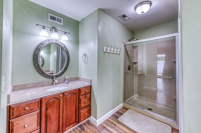 1524 Burl Avenue, Clovis, CA 93611