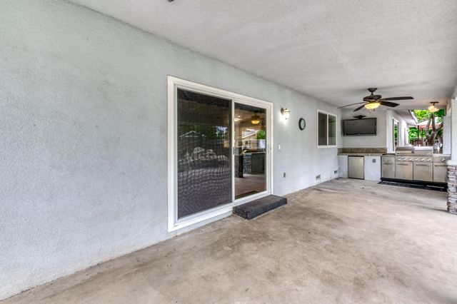 1524 Burl Avenue, Clovis, CA 93611