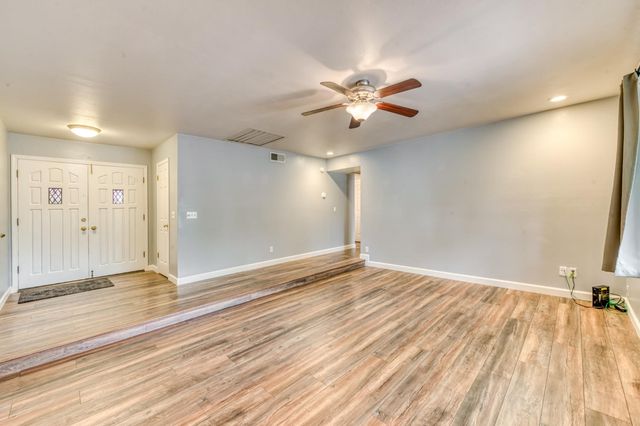 1524 Burl Avenue, Clovis, CA 93611