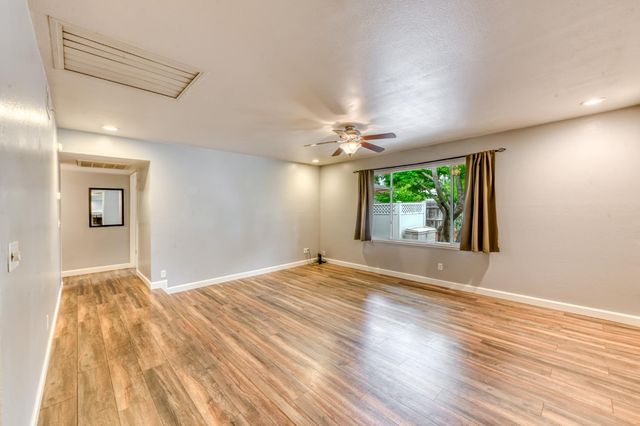 1524 Burl Avenue, Clovis, CA 93611