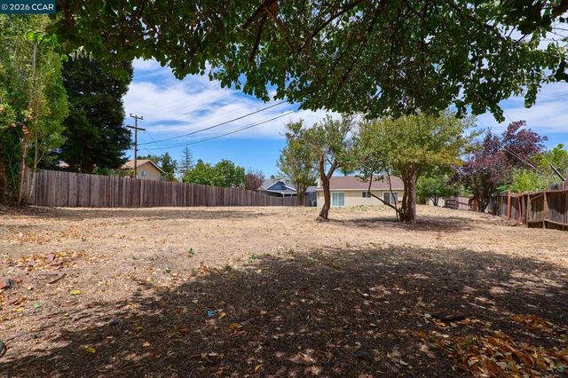 185 Coleridge Dr, Vallejo, CA 94591