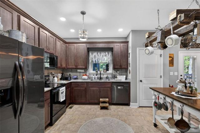 566 Bell Road, Dallas, GA 30157