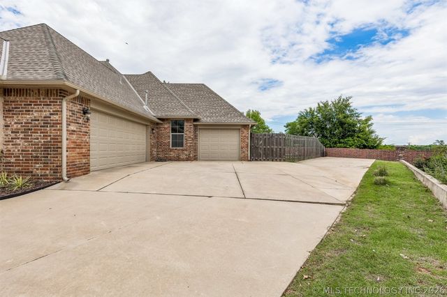 2901 Alyssum, Edmond, OK 73034