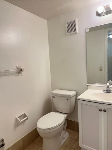 400 Commodore Dr 308, Plantation, FL 33325
