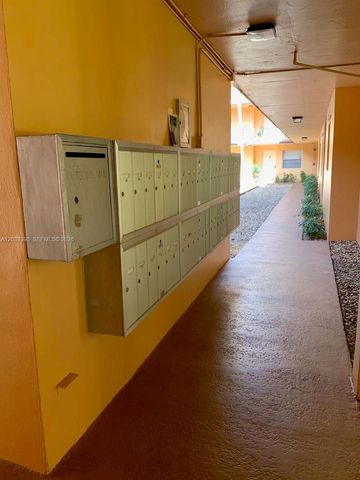 400 Commodore Dr 308, Plantation, FL 33325