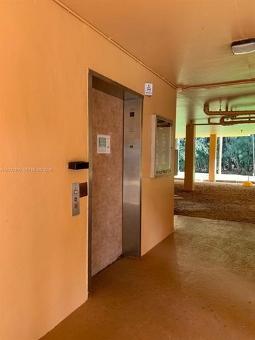 400 Commodore Dr 308, Plantation, FL 33325