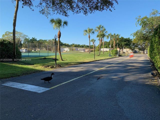 400 Commodore Dr 308, Plantation, FL 33325