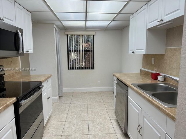 400 Commodore Dr 308, Plantation, FL 33325