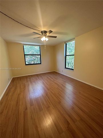 400 Commodore Dr 308, Plantation, FL 33325