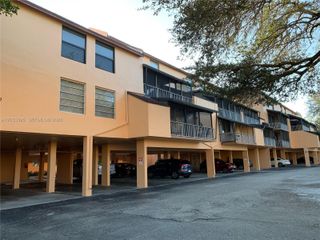 400 Commodore Dr 308, Plantation, FL 33325