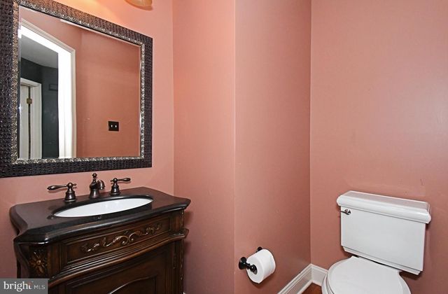 210 PINECREST LN, Lansdale, PA 19446