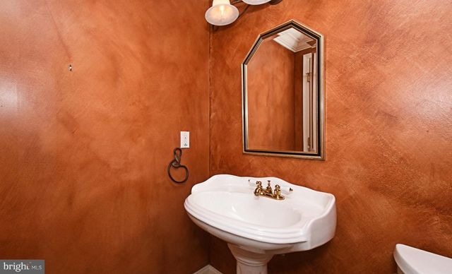 210 PINECREST LN, Lansdale, PA 19446