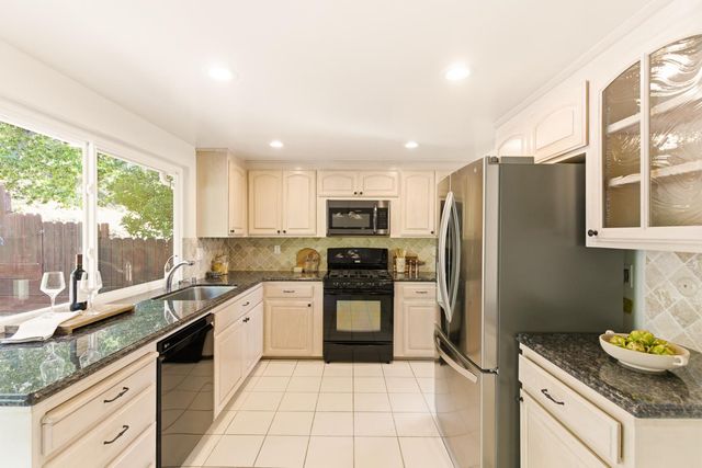 1581 Ascension Drive, San Mateo, CA 94402