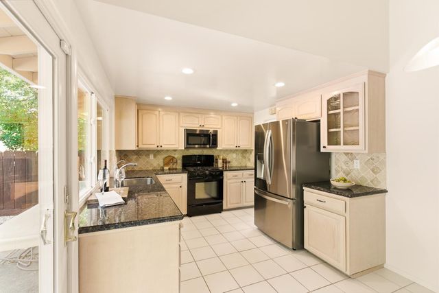 1581 Ascension Drive, San Mateo, CA 94402